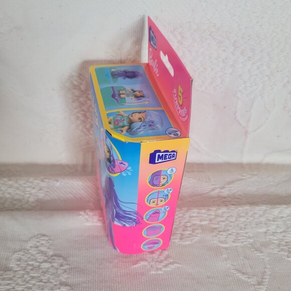 Colour Reveal Mega Barbie Building Block set - Picture 9 of 11